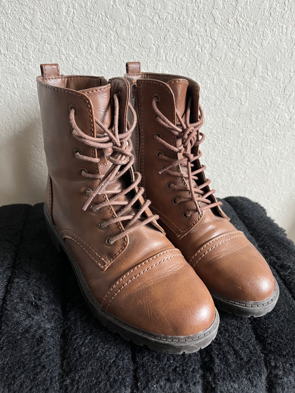 Universal Thread Brown Leather Lace-Up Ankle Boots